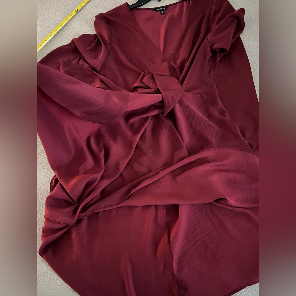 🆕 Express knot front dress in burgundy size medium - Picture 13 of 14